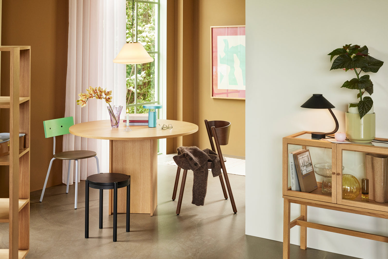 Poetic Display Box – Floor Natural