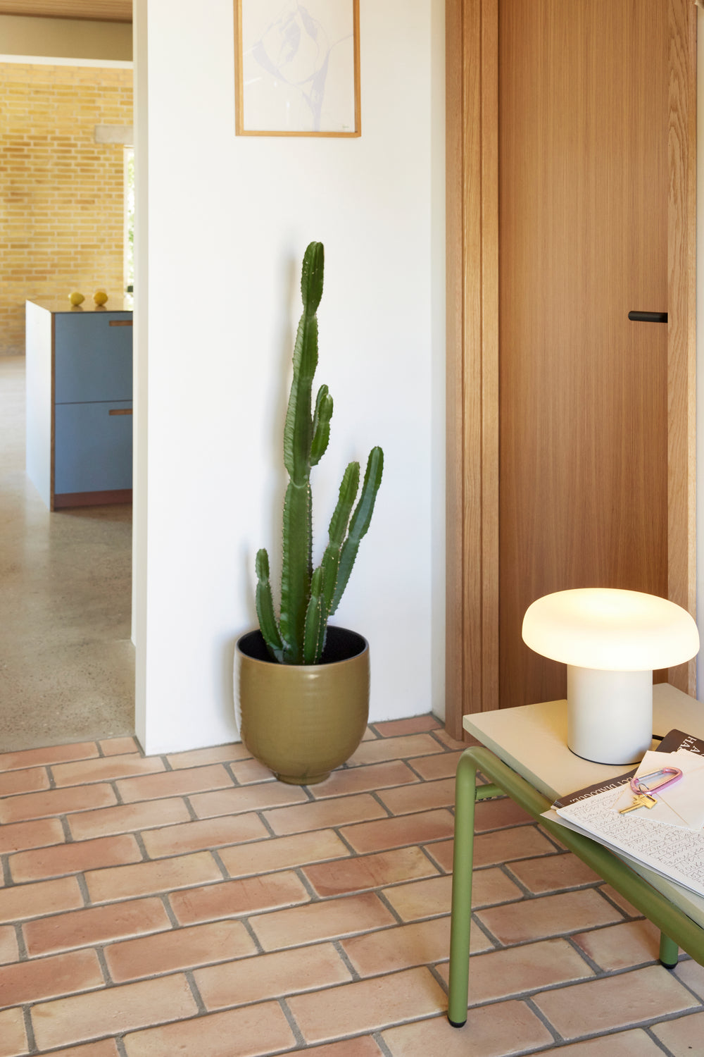 Ateliers Table Lamp Sand/White