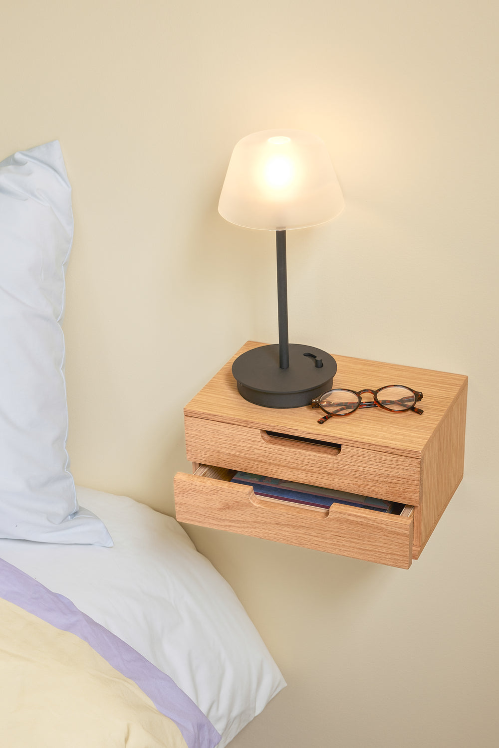 AtHand Wall Shelf/Bedside Table – Natural