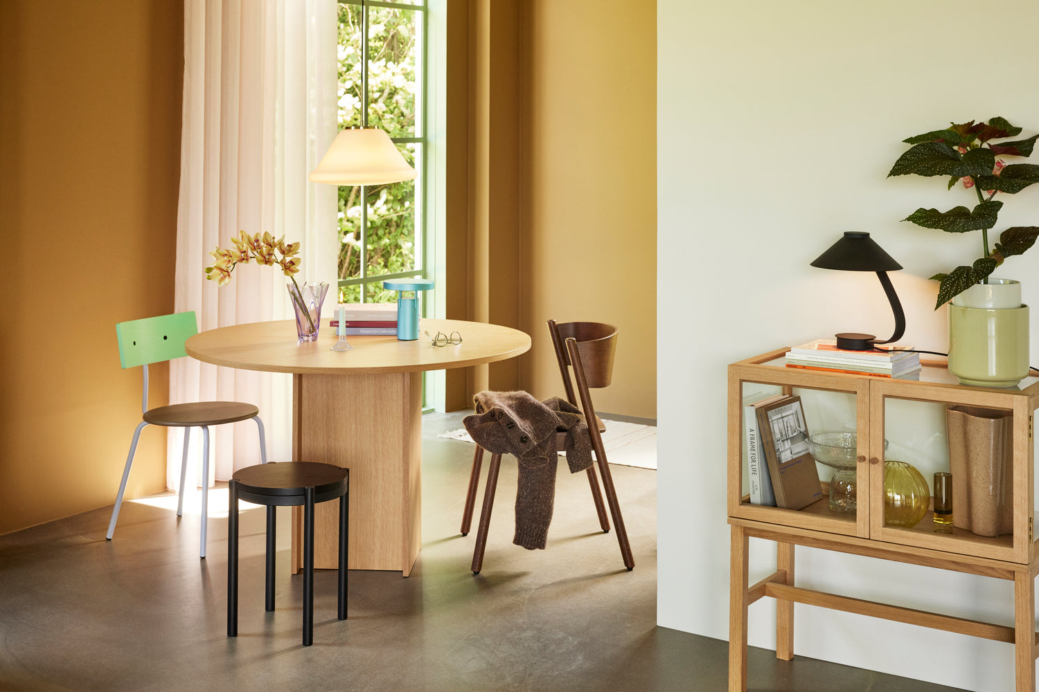 Poetic Display Box – Floor Natural