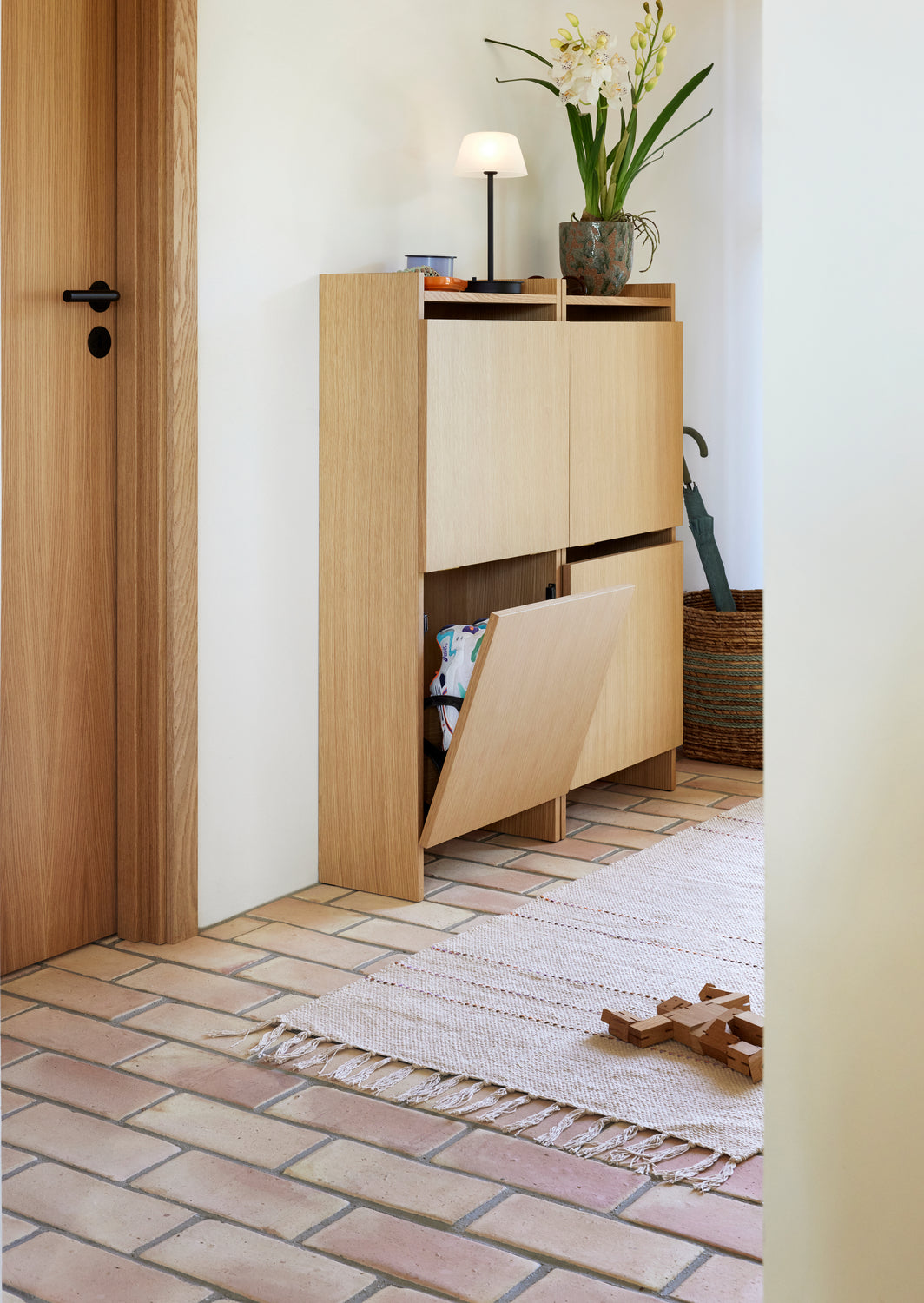 Forma Shoe Cabinet – Natural Oak