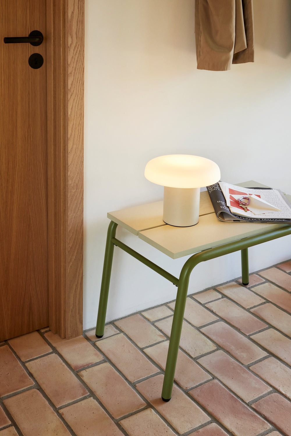 Ateliers Table Lamp Sand/White